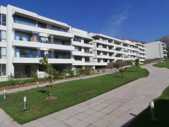 Excelente Departamento Muy Bien Cuidado, Con Patio.