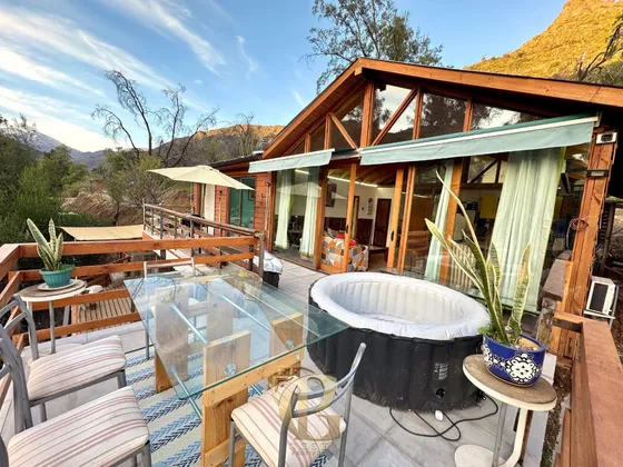 Cabaña Estilo Nórdico Con Vista Despejada A La Cordillera