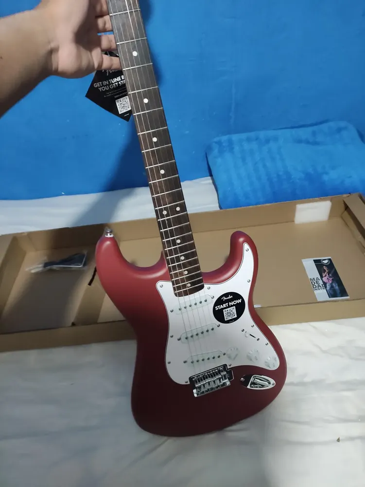 Guitarra Fender Squier Debut Stratocaster Vermelha Destro Vermelho