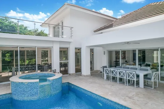 Villa De Lujo Amueblada En Punta Cana Cocotal Golf, 8 Habitaciones, Inversión De Alta Rentabilidad