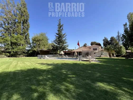 Casa En Venta De 4 Dorm. En Chicureo