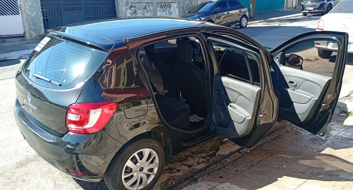 Renault Sandero 2018 1.0 12v Authentique Sce 5p — foto 8