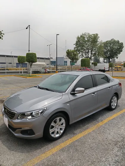 Peugeot 301 1.6 Allure At