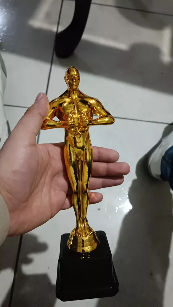 Estatuilla Premio Oscar Grande Hollywood Trofeo 24cm Fiesta