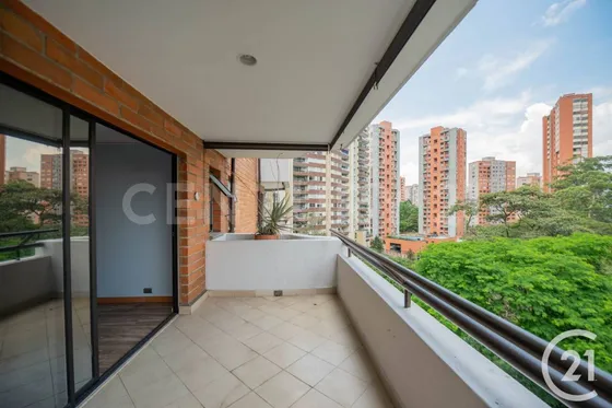 Se  Vende Apartamento En El Poblado- Loma De Los Gonzalez