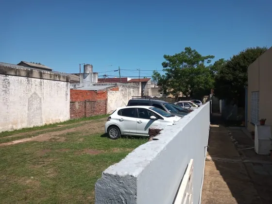 Terreno 800 Mts2 Con 2 Casas, Local Comercial, Cochera Y Galpón. Caseros, Bs.as.