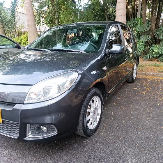 Renault Sandero 1.6 Dynamique 110 Hp