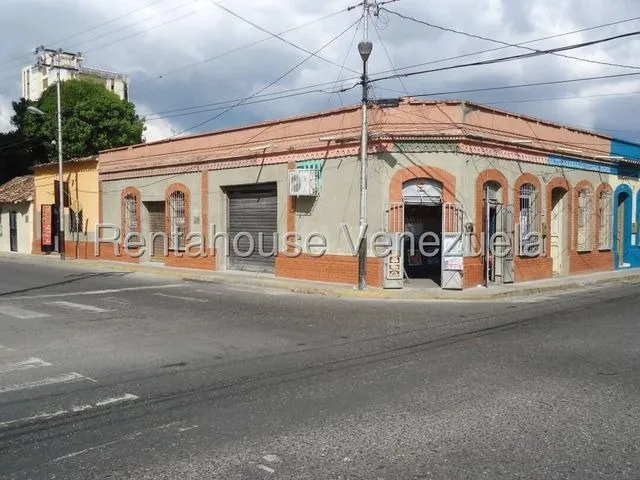 Fredxia Castillo Vende Casa Comercial En El Centro De Barquisimeto # 25-16809