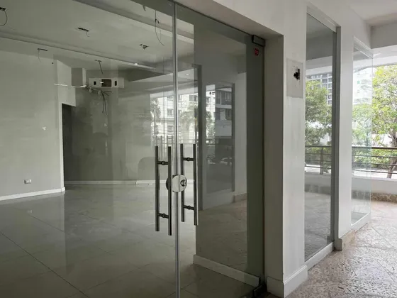 Alquilo Local En Plaza Comercial 2do Piso En Piantini