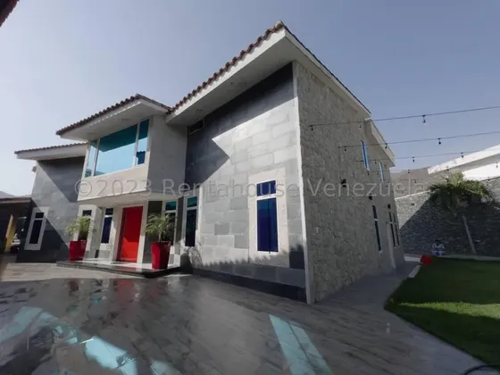 Quinta En Venta El Castaño Maracay 25-10214 Yb