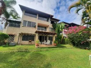 Bello Town House En Venta En La Tahona 