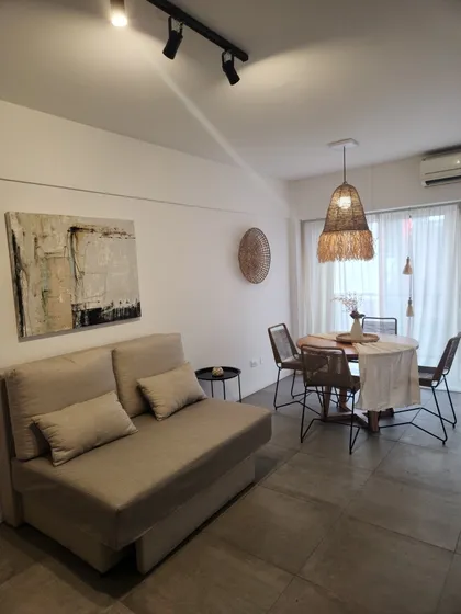 Caba. Departamento Impecable. Para Entendidos . Solo Para Para Alquiler Temporario. Recientemente Remodelado Completamente A Nuevo. 2 Ambientes A 1 Cuadra Del Obelisco Para 4 Personas