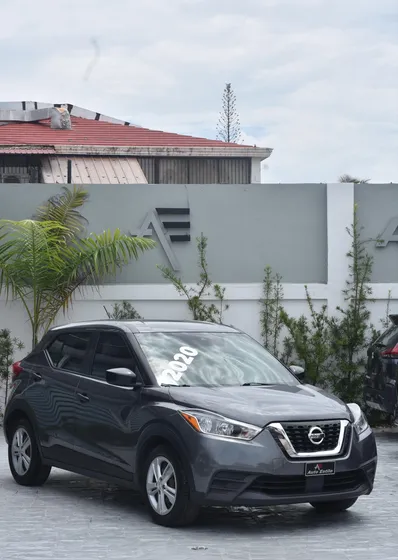 Nissan Kicks Americana