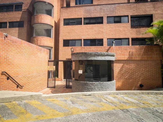 Extraordinario Apartamento En Venta - El Peñón, Caracas 23-9543 Lv