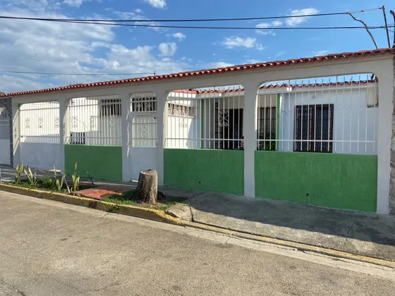 Casa En Venta En Guacara, Urb. Los Naranjos