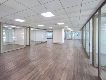 Arriendo Espectacular Oficina 527 M2. Sector El Golf Arriendo Espectacular Oficina 527 M2. Sector El Golf