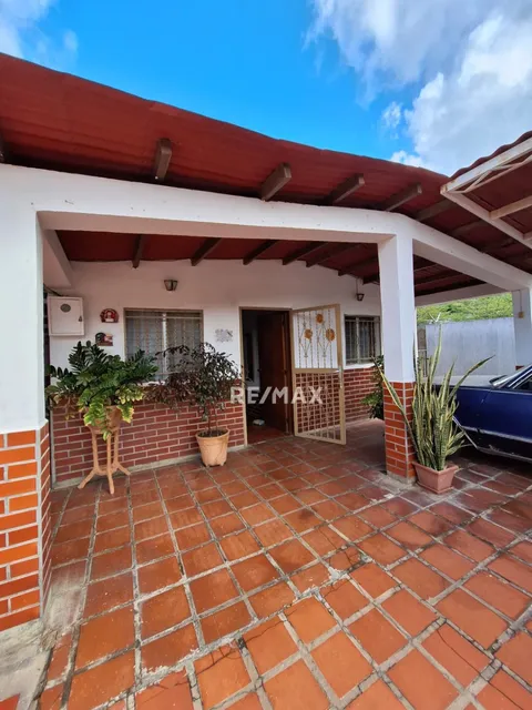 Amplia Casa En San Juan Bautista, Los Fermines  Municipio Diaz, Isla De Margarita Cod: 1307