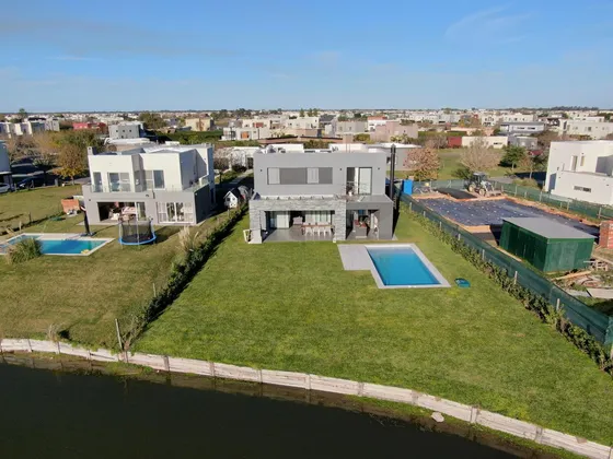 Casa  A La Laguna Venta Barrio El Cantôn Islas