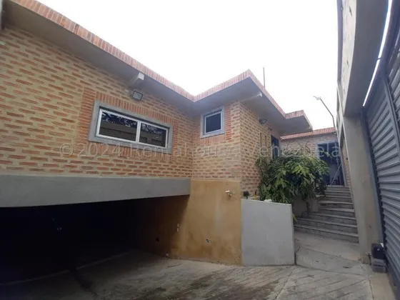 Casa En Venta En Barbula Naguanagua Mm Carabobo Planta Total Diseño Moderno 