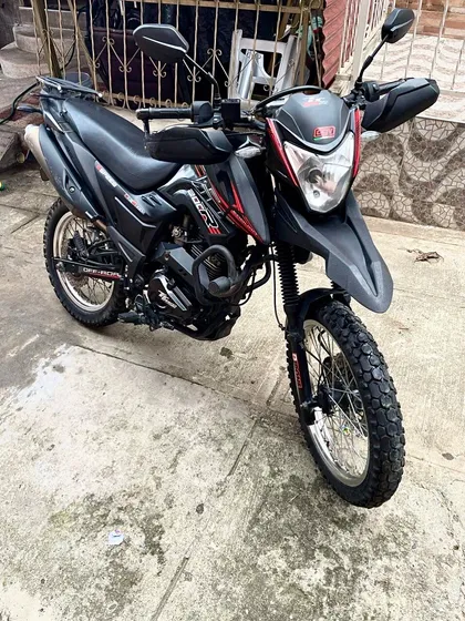 Moto Tt200r Modelo 2022, En Buen Estado Y Papeles Al Día.