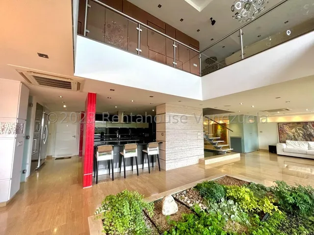 Lomas Del Sol !! Bellísimo Y Utramoderno Apartamento Duplex, Espectacular Vista, 270 M2, 4 Hab., Estudio-oficina, 5 Baños, 5 Pe, Pisos De Mármol. Edifico Nuevo, Calle Ciega. Vigilancia 24/7. 