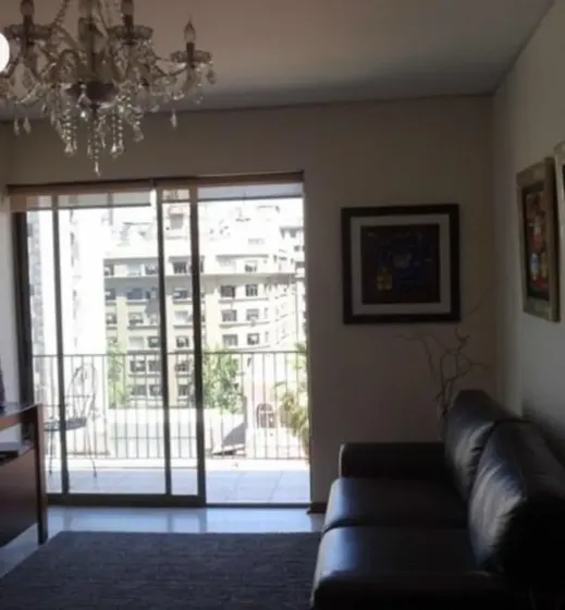 Departamento 3d, 2 Baños Remodelados Ubicado En Agustinas .-