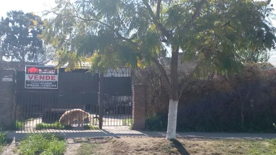 Casa Con Importante Terreno De 4 Ambientes En González Catan Con Financiación