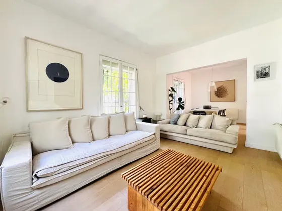 Casa Estilo Francés, Remodelada, Sector Vma Y Cvd.
