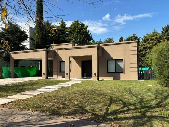 Venta Canning Hermosa Casa De 3 Dormitorios Brickland Barrio Cerrado