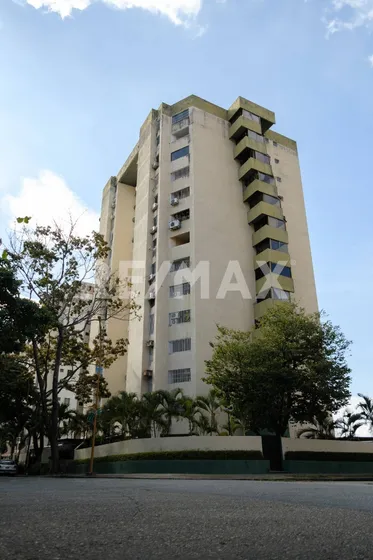 Oportunidad Alquiler De Apartamento En La Trigaleña, Semi Equipado. Az 269483