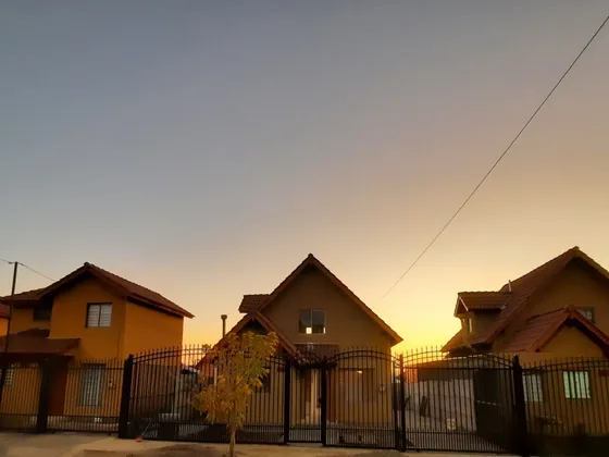 Casa Semi Nueva, Con Vista Privilegiada A La Cordillera 