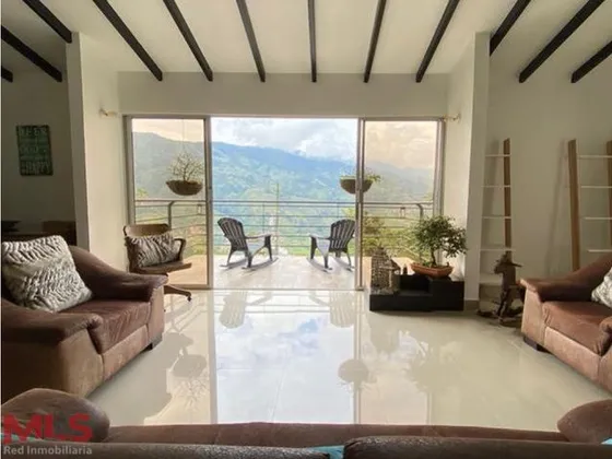 Una Vista Increíble En Un Entorno Natural.(mls#237985)