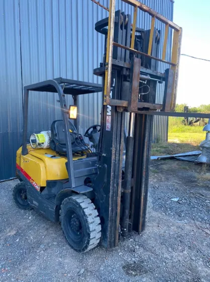 Autoelevador Tcm Fg20t3 2000kg Torre 6 Mts C/desplazador