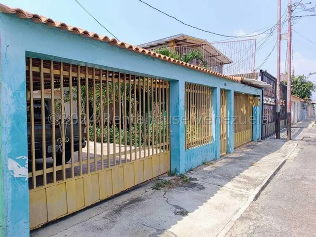 Venta Acogedora Y Comoda Casa Ubicada Cerca De La Avenida Rotaria Y Avda. Fuerzas Armadas,barquisimeto Rc