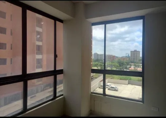 Apartamentos A Estrenar En Silver House, Este De Bqto, Emss