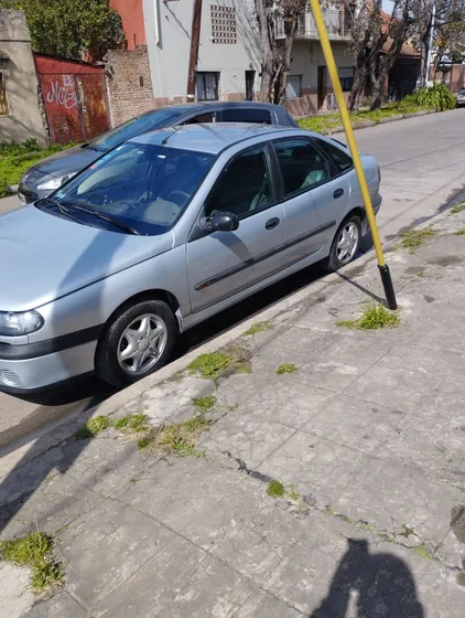 Renault Laguna Ii Rxe 1.8 Nafta