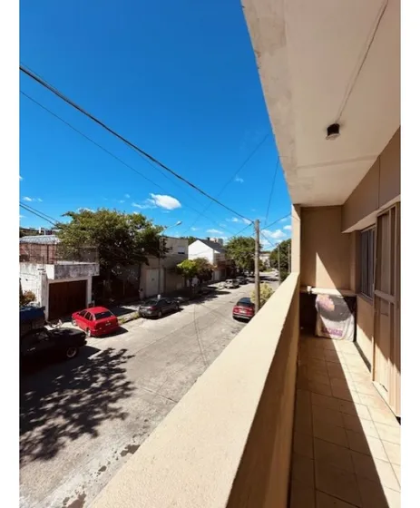 Venta Ph 2 Amb. Mas Dep. Con Balcon A La Calle. San Jose