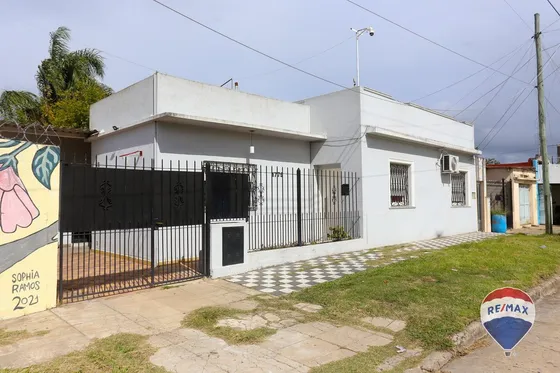 Casa 3 Ambientes En Venta En Luis Guillon Centro