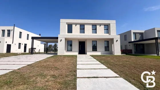 Casa 3 Dorm Con Pileta - Pilar Golf (pebble Beach)