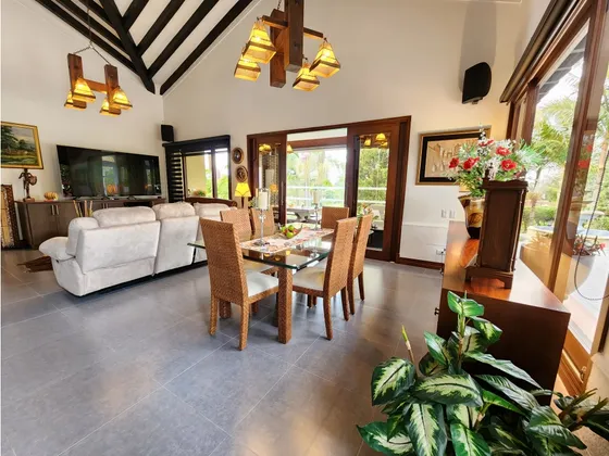 Venta De Casa Independiente En Llanogrande.