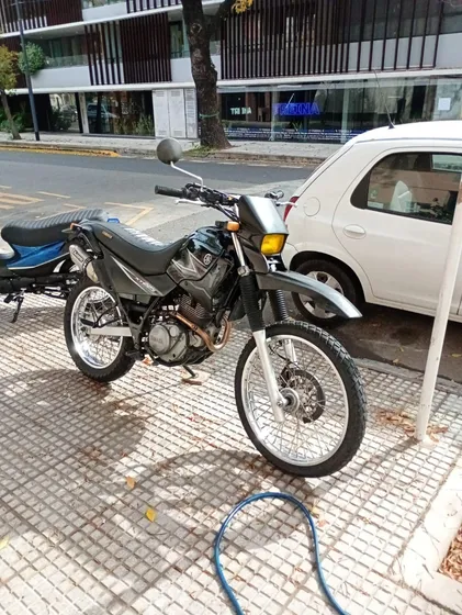 Yamaha Xt 225.