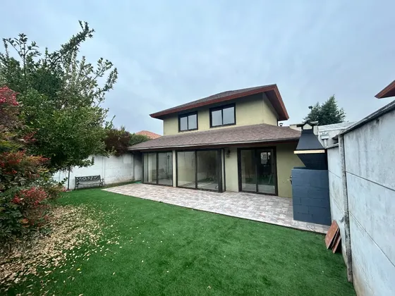 Casa Remodelada En Condominio Peñalolén Quilín