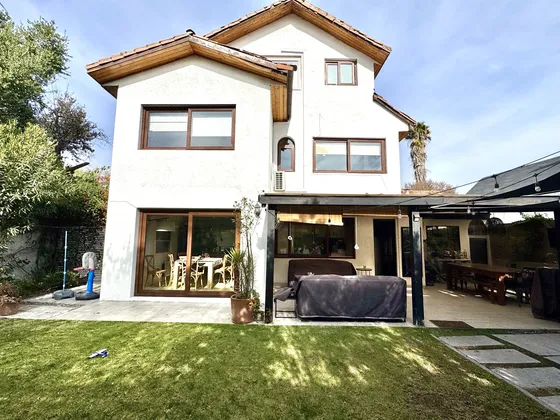 Dueño Vende Amplia Casa Remodelada