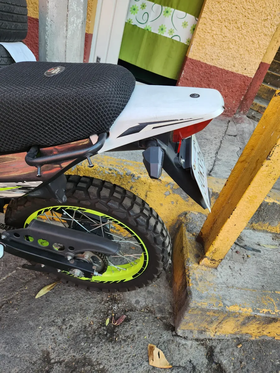 Italika DM 200 Motorcycle420293807535575046