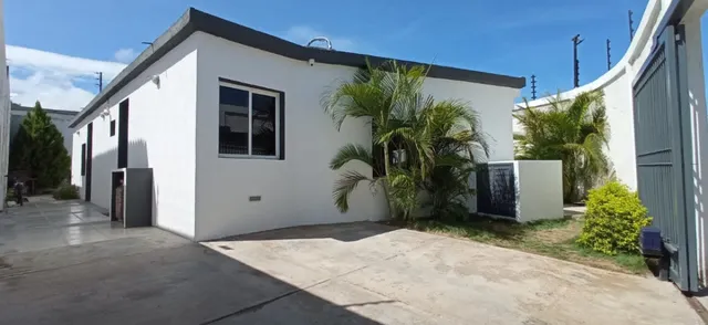 Casa En Venta De Tres Habitaciones En Nueva Esparta