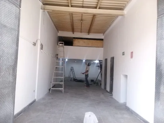 Loxcal En Alquiler, A Pie De Calle, Nueva Caracas, Catia Ah