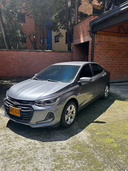 Chevrolet Onix 1.0t Premier Sedan At