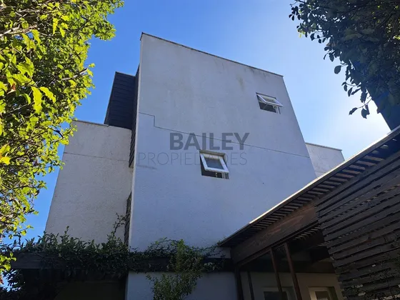 Casa En Venta De 4 Dorm. En Concón