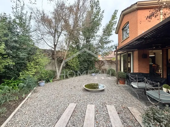 Casa Provenzal En Condominio Con Plazas Lado Newland, 4d