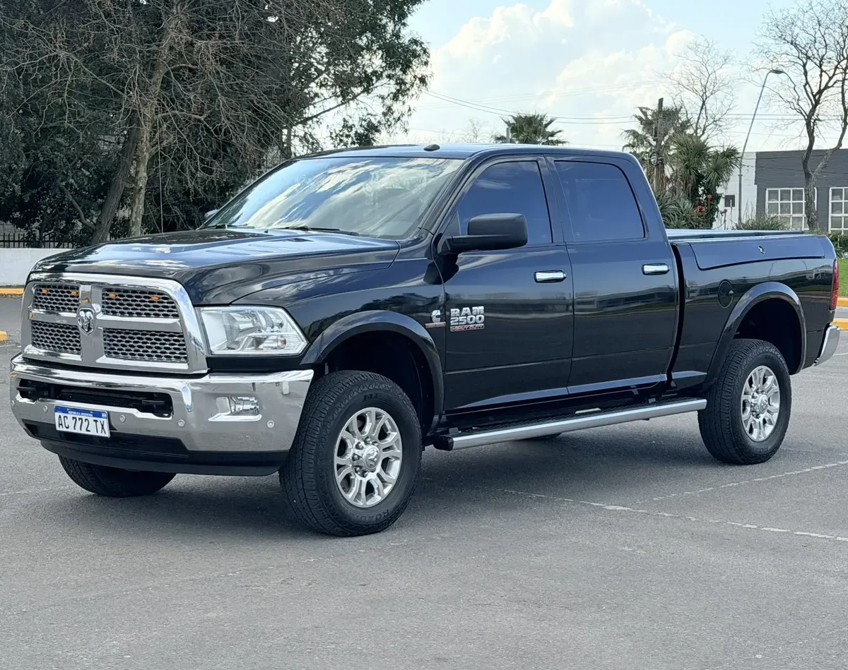 RAM 2500 6.7 Laramie I Atx 350cv 4x4